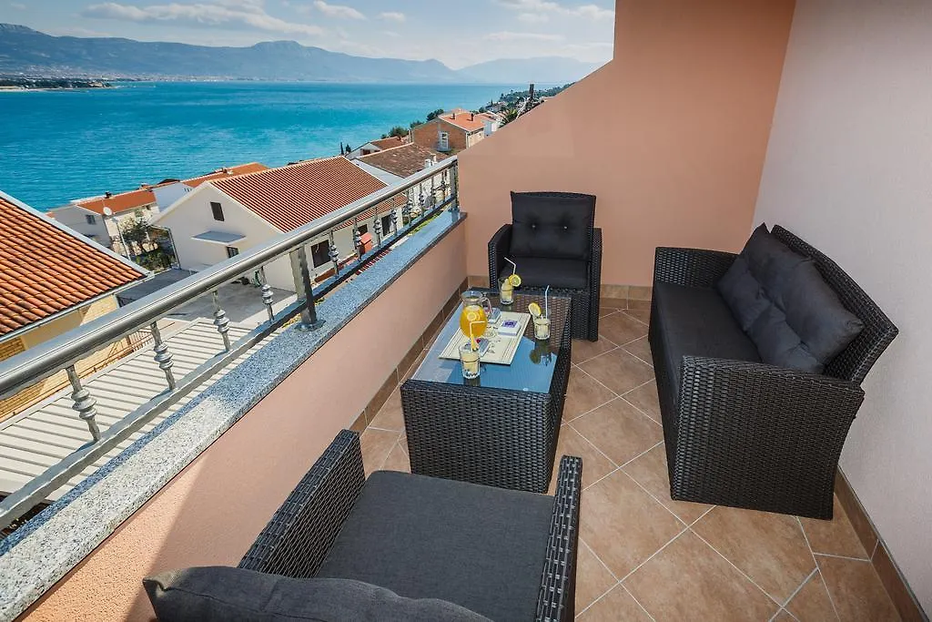 Apartments Viljac Trogir 0*,